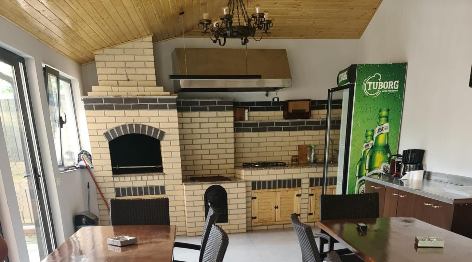 Pensiunea Public House Busteni Luaran gambar